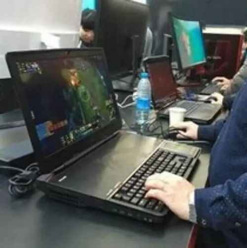 京東同步美國CES展，多款游戲產(chǎn)品及VR設(shè)備亮相，引領(lǐng)計(jì)算機(jī)軟硬件零售新潮流